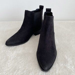 Women's Kira NWOT Black Suede Pointed Toe Ankle Booties, Size 6